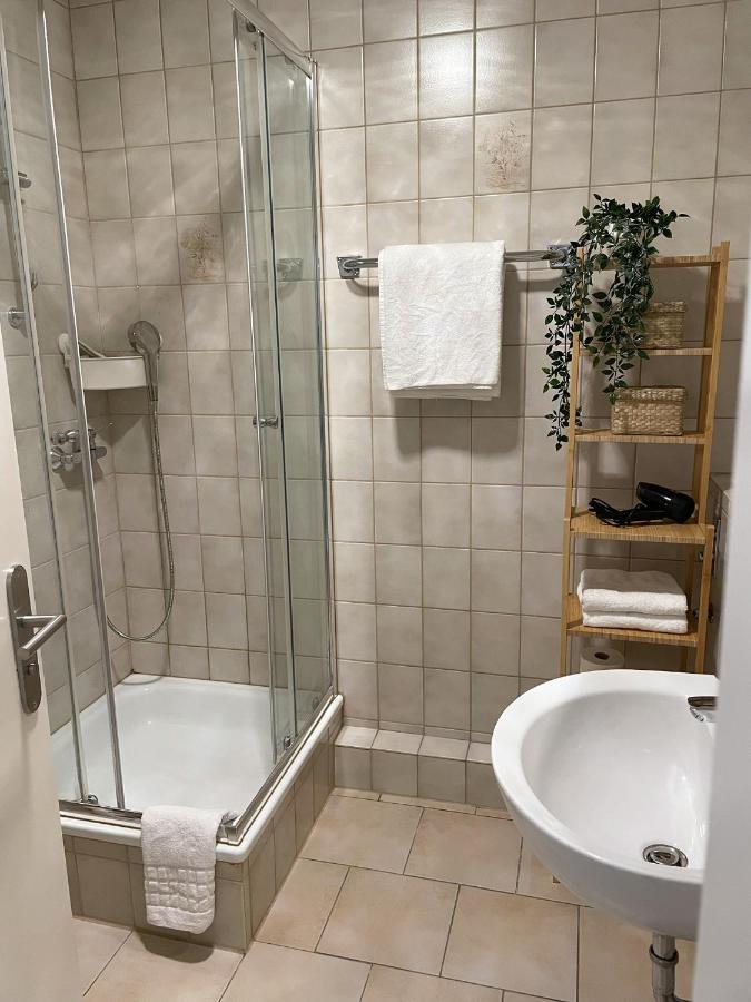 Nami - Robin - Helle Apartments Mitten In Der Stadt Memmingen Eksteriør bilde